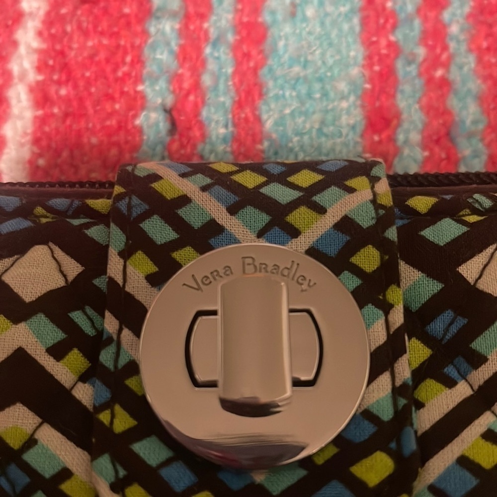 Vera Bradley Bifold Wallet Rain Forest pattern hardly used like new - Picture 3 of 10